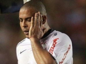 Ronaldo, do Corinthians, em partida contra o Flamengo no Maracanã