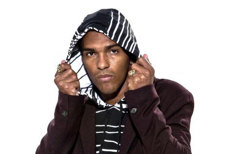 Richarlyson desabafa contra críticos e machismo do futebol em entrevista a revista