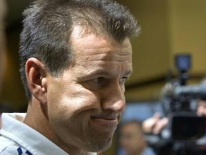 Dunga, técnico da seleção brasileira, participa de entrevista coletiva nesta segunda-feira em Por...