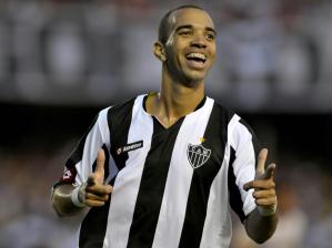 diego tardelli marca e da vitória ao atlético-mg