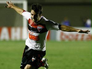 elias marca dois atlético-go x avaí