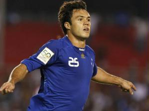 kléber comemora gol pelo cruzeiro