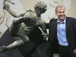 zico ganha estatua no maracana